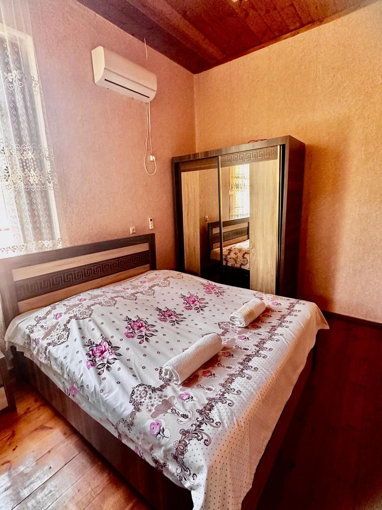 Guesthouse Kamelia Martvili Eksteriør bilde